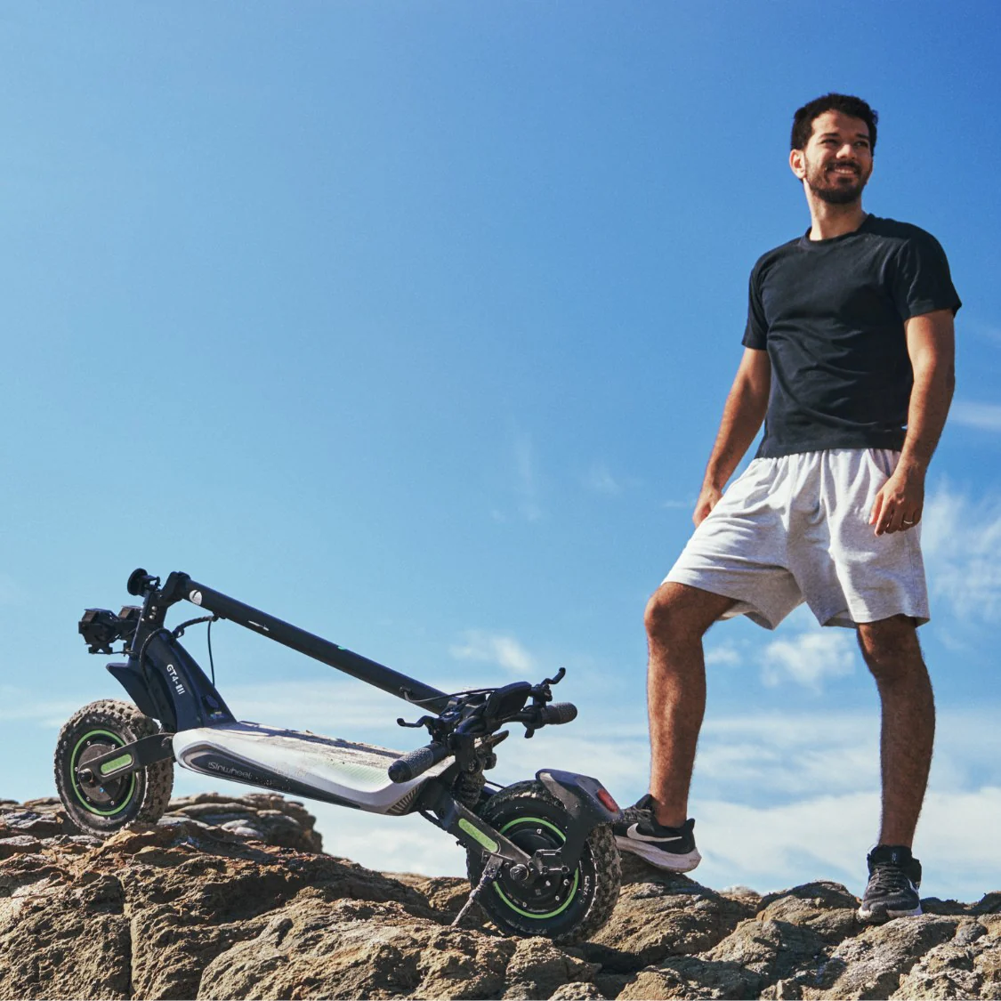 GT4 Trottinette électrique tout-terrain à double moteur 2400W - Image 10